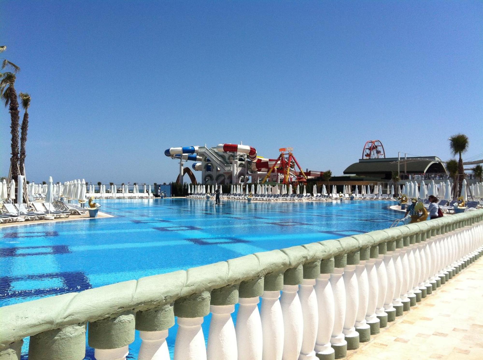 אתר נופש Delphin Imperial Lara